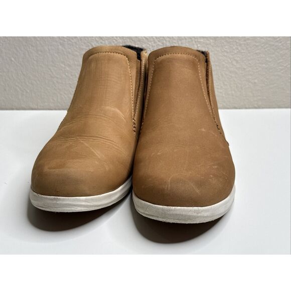 OLUKAI Womens Leather Hawai‘iloa Manu Hope Pull-On Ankle Boots Size 10 Nubuck - Picture 7 of 16